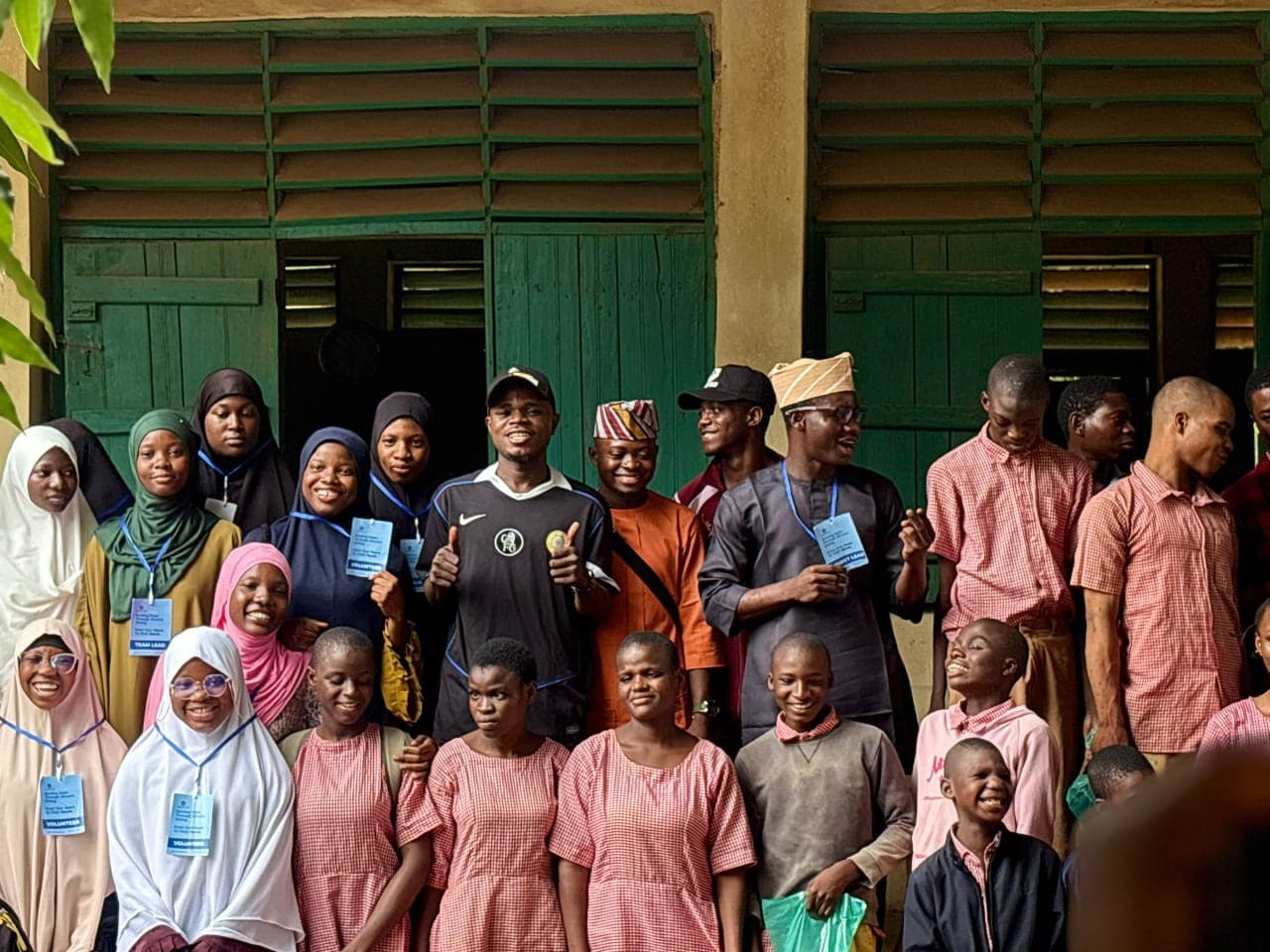 Hearts to Hands volunteers
